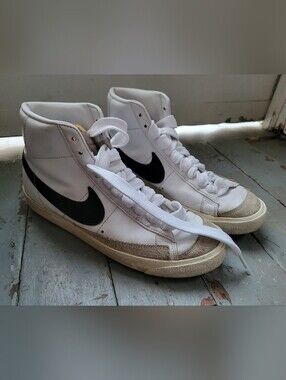 Nike Blazer Mid '77 Vintage White Black Sneakers - Mens Size 10